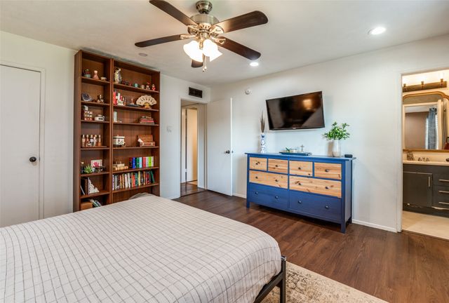 5209 Baker, The Colony, TX 75056