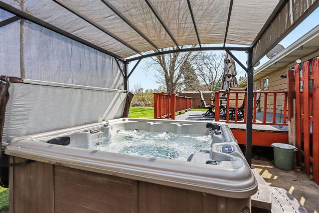 55019 N Fisher Lake Road, Three Rivers, MI 49093