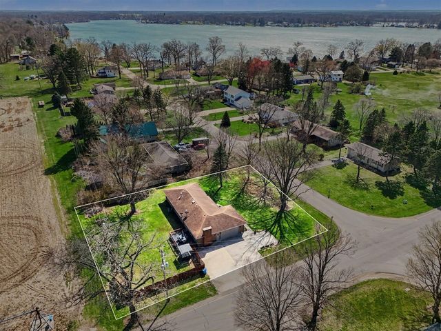 55019 N Fisher Lake Road, Three Rivers, MI 49093