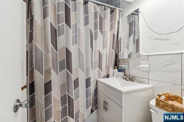 527-529 34th C3, Union City, NJ 07087