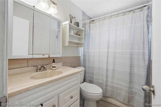 750 Southampton Court, Auburn Hills, MI 48326