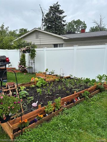 750 Southampton Court, Auburn Hills, MI 48326