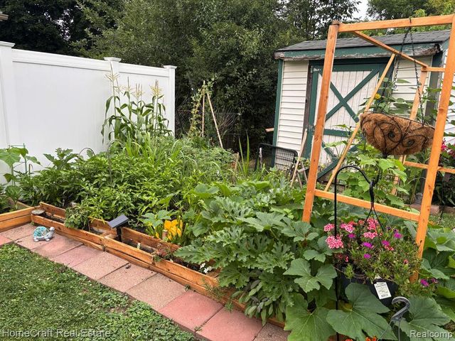 750 Southampton Court, Auburn Hills, MI 48326