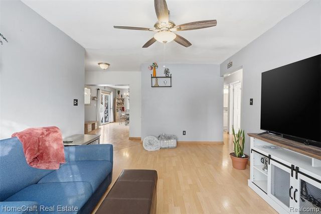 750 Southampton Court, Auburn Hills, MI 48326