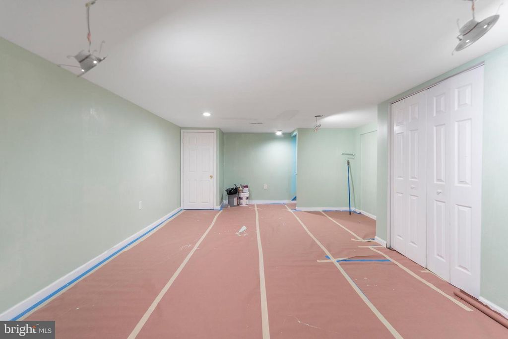 Image 19 of property listing at 1302 CROWNFIELD CT, Baltimore, MD 21239