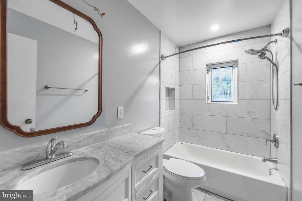 Image 24 of property listing at 1302 CROWNFIELD CT, Baltimore, MD 21239