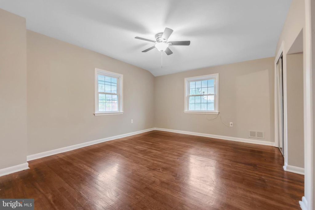Image 26 of property listing at 1302 CROWNFIELD CT, Baltimore, MD 21239