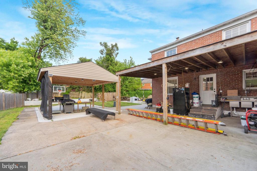 Image 29 of property listing at 1302 CROWNFIELD CT, Baltimore, MD 21239