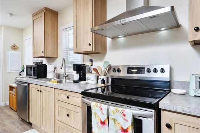 10147 Primrose Avenue, Hesperia, CA 92345