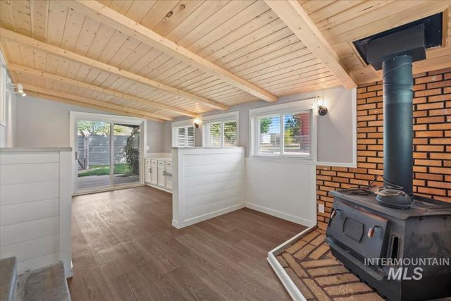 7566 S Valley Heights Dr, Boise, ID 83709