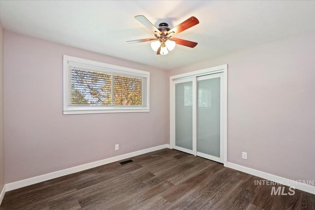 7566 S Valley Heights Dr, Boise, ID 83709