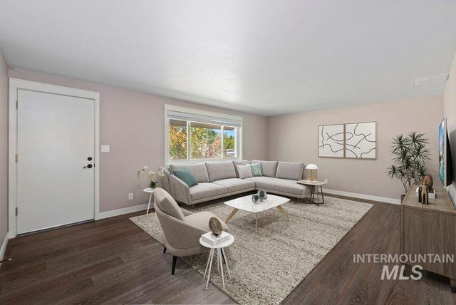 7566 S Valley Heights Dr, Boise, ID 83709