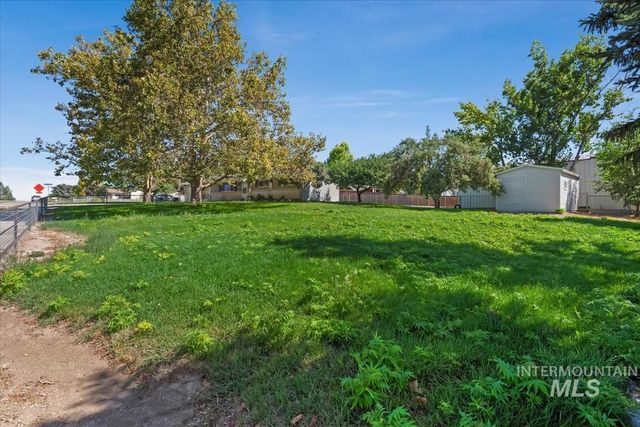 7566 S Valley Heights Dr, Boise, ID 83709