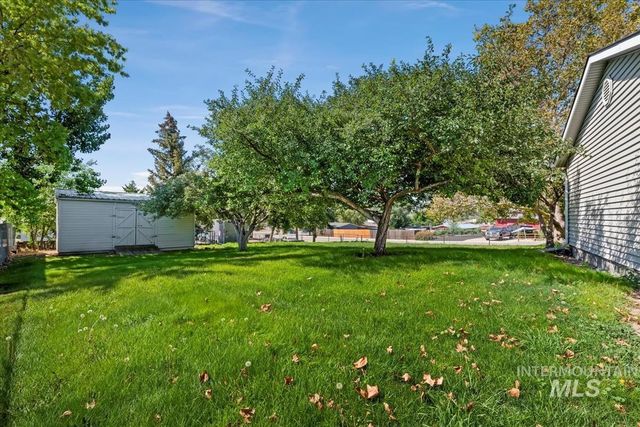 7566 S Valley Heights Dr, Boise, ID 83709