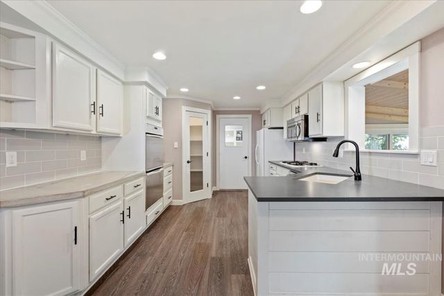 7566 S Valley Heights Dr, Boise, ID 83709