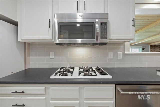 7566 S Valley Heights Dr, Boise, ID 83709
