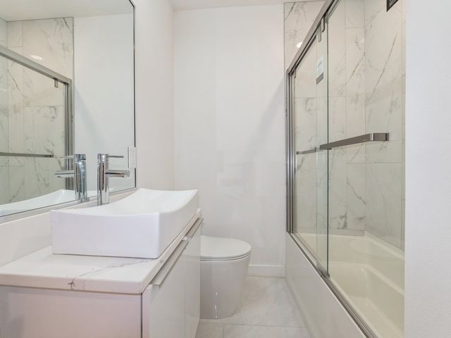 4390 E Broadway Avenue, Des Moines, IA 50317