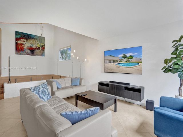 8662 Bridle Path Ct 115A, Davie, FL 33328