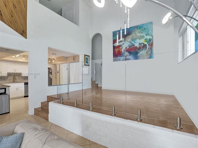 8662 Bridle Path Ct 115A, Davie, FL 33328