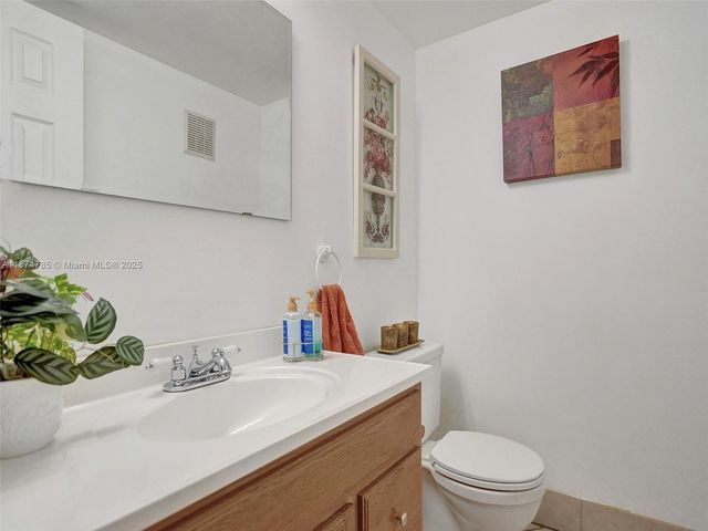 8662 Bridle Path Ct 115A, Davie, FL 33328