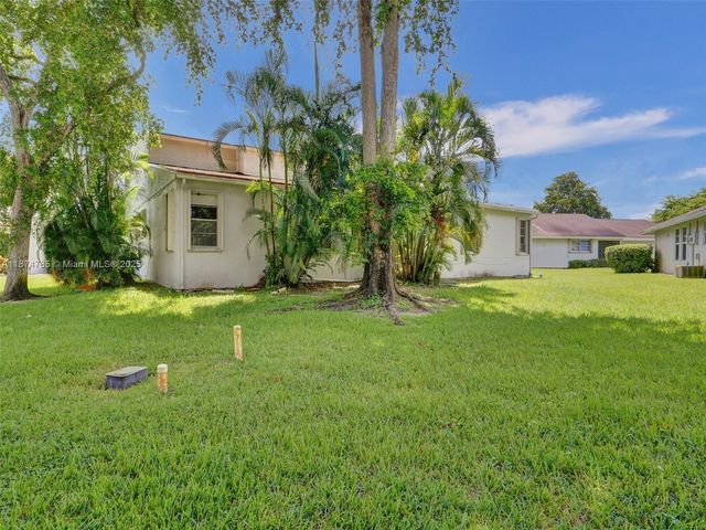 8662 Bridle Path Ct 115A, Davie, FL 33328