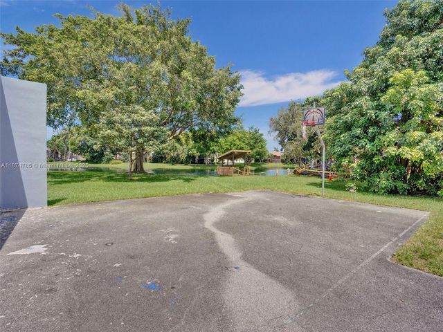 8662 Bridle Path Ct 115A, Davie, FL 33328