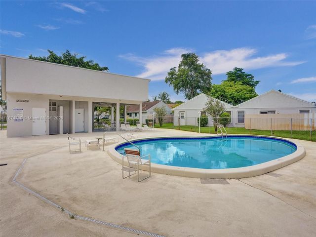 8662 Bridle Path Ct 115A, Davie, FL 33328