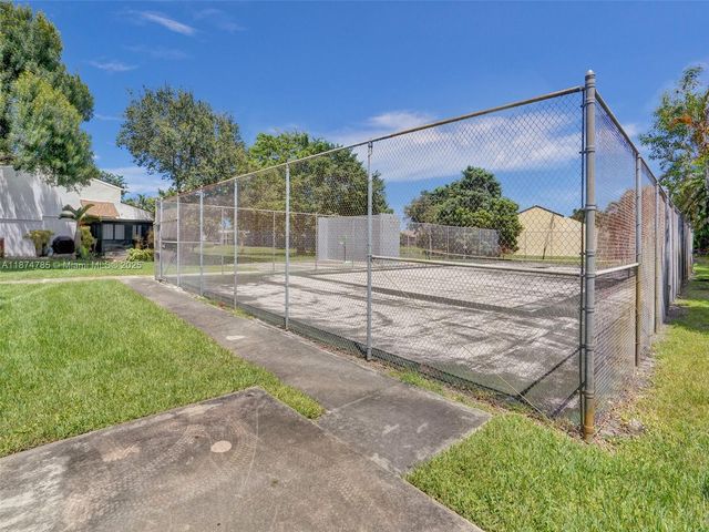 8662 Bridle Path Ct 115A, Davie, FL 33328