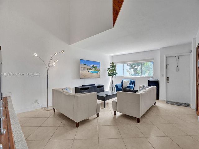 8662 Bridle Path Ct 115A, Davie, FL 33328