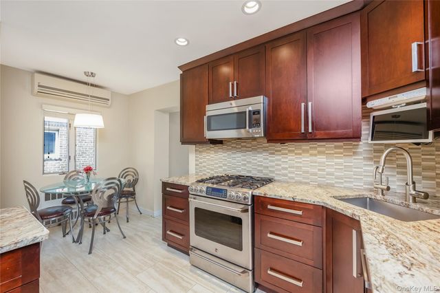 7623 168th Street, Fresh Meadows, NY 11366