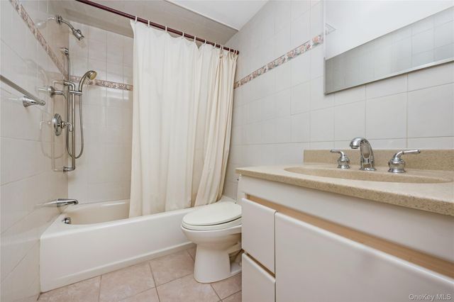 7623 168th Street, Fresh Meadows, NY 11366