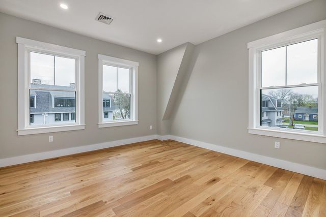 22 LITTLE BAY Drive, Dover, NH 03820