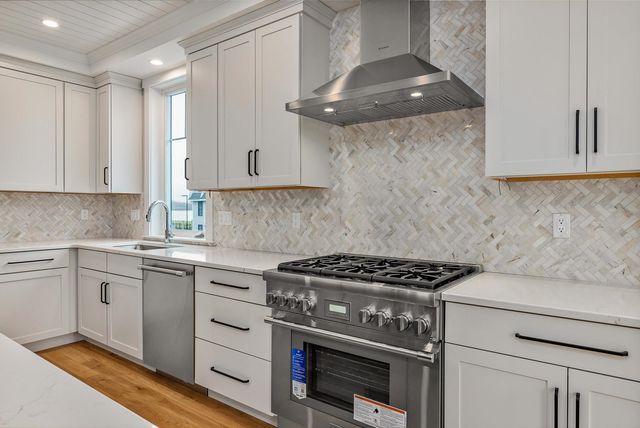 22 LITTLE BAY Drive, Dover, NH 03820