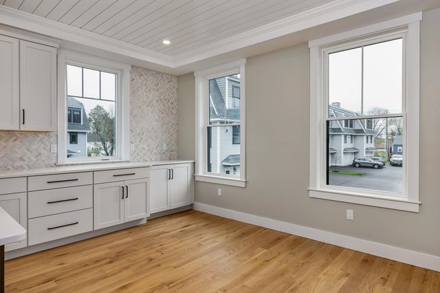 22 LITTLE BAY Drive, Dover, NH 03820