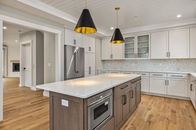 22 LITTLE BAY Drive, Dover, NH 03820