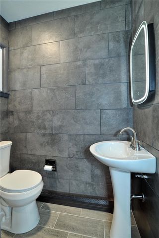 719 35th Street, Beaver Falls, PA 15010