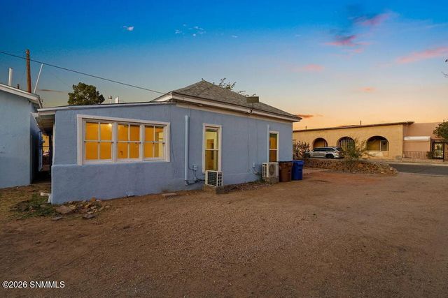 306 S San Pedro Street, Las Cruces, NM 88001