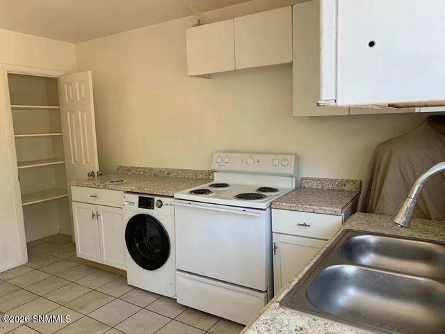 306 S San Pedro Street, Las Cruces, NM 88001