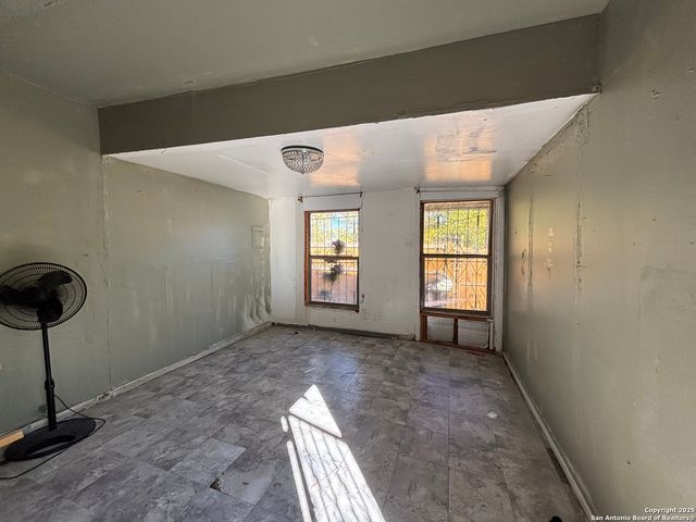 1708 Montezuma, San Antonio, TX 78207