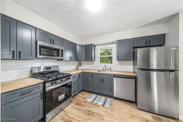 9564 Wolf Road, Windham, OH 44288
