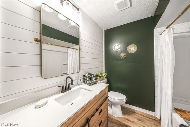 9564 Wolf Road, Windham, OH 44288