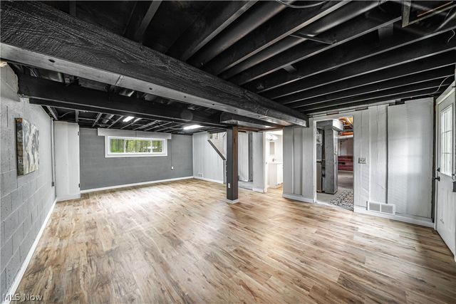 9564 Wolf Road, Windham, OH 44288