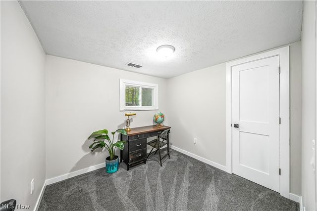 9564 Wolf Road, Windham, OH 44288