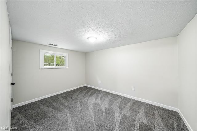 9564 Wolf Road, Windham, OH 44288