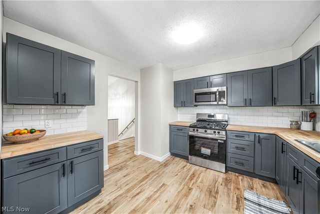 9564 Wolf Road, Windham, OH 44288
