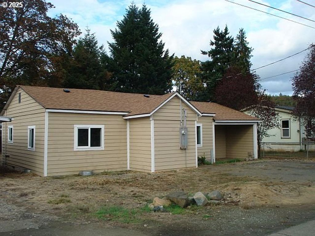 961 Ne BROADWAY St, Myrtle Creek, OR 97457