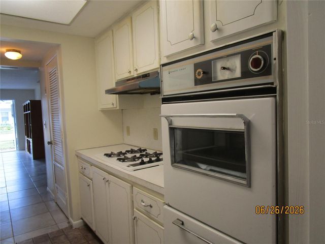 1950 58TH AVENUE N 10, St Petersburg, FL 33714