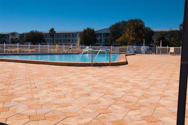 1950 58TH AVENUE N 10, St Petersburg, FL 33714