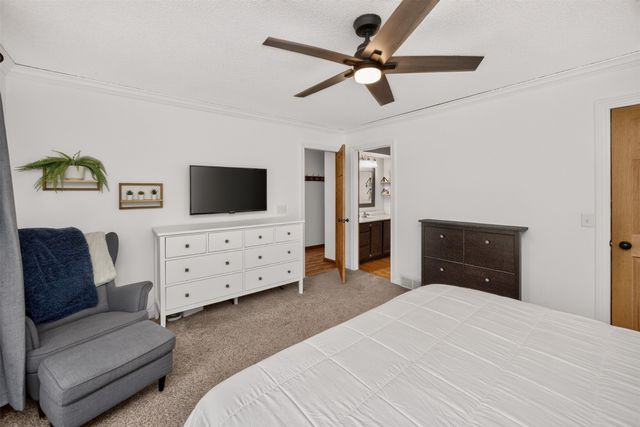 4825 71st Street, Urbandale, IA 50322