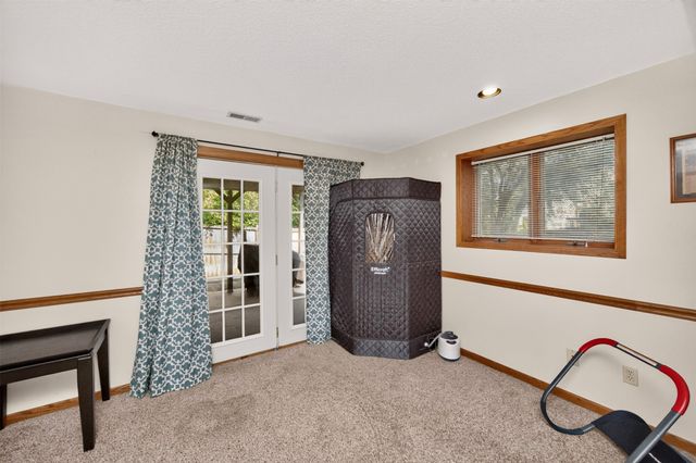 4825 71st Street, Urbandale, IA 50322